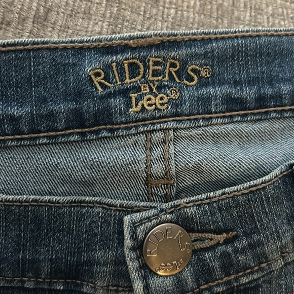 Women’s capris - Picture 2 of 4